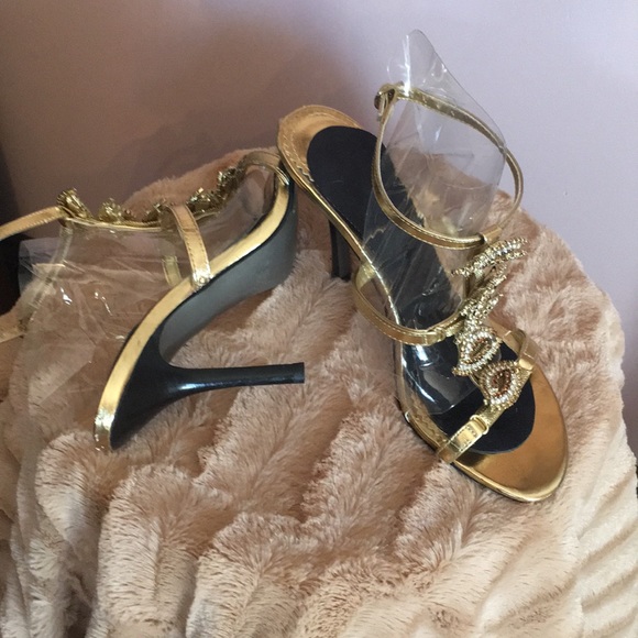 Gold strapped dress Sandals - Picture 8 of 8